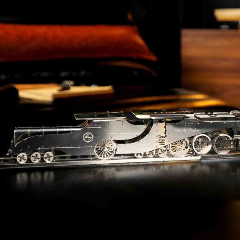 Time for Machine Dazzling Steamliner Steel Model